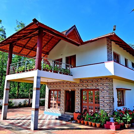 Hulihara Homestay - Full Villa, Coffee Estate & Balcony View สากเลศปุระ ภายนอก รูปภาพ
