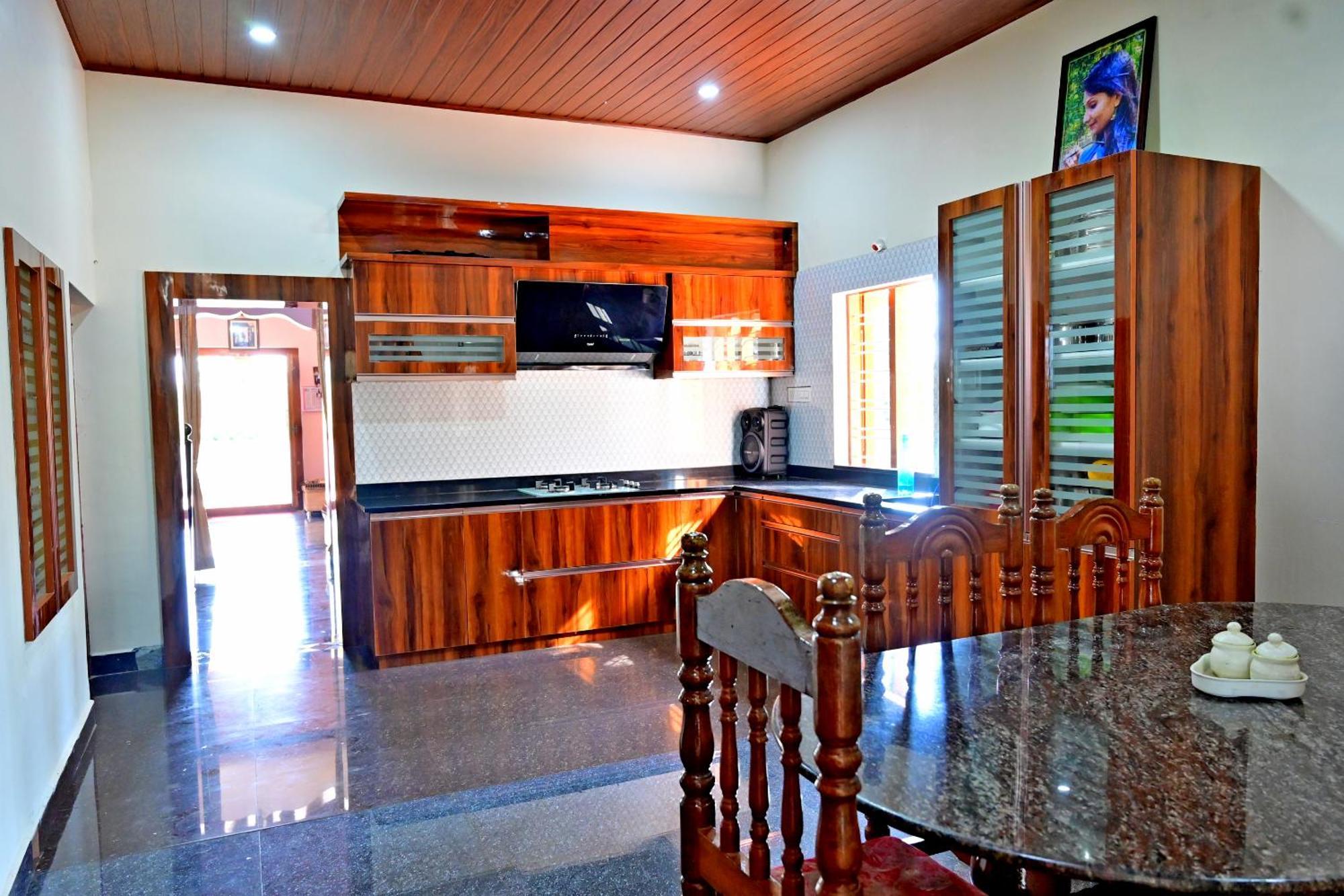 Hulihara Homestay - Full Villa, Coffee Estate & Balcony View สากเลศปุระ ภายนอก รูปภาพ
