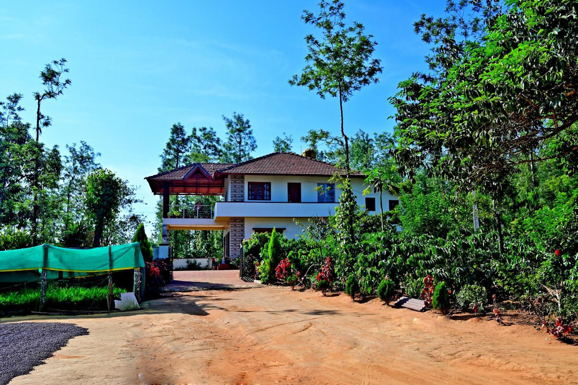 Hulihara Homestay - Full Villa, Coffee Estate & Balcony View สากเลศปุระ ภายนอก รูปภาพ